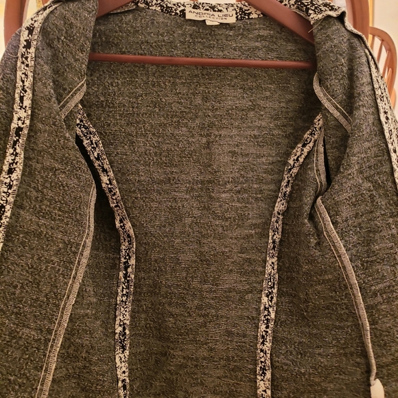 Andria Lieu Collection Black & White Unstructured Jacket. Size M. - Picture 6 of 6